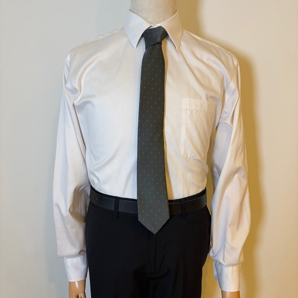 Kirkland Signature White Dress Shirt 16.5 34/35 Traditional Fit Non-Iron - Picture 4 of 10